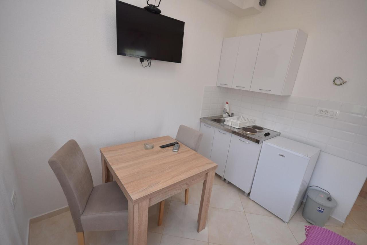 Subotic S Apartmani 里桑 外观 照片