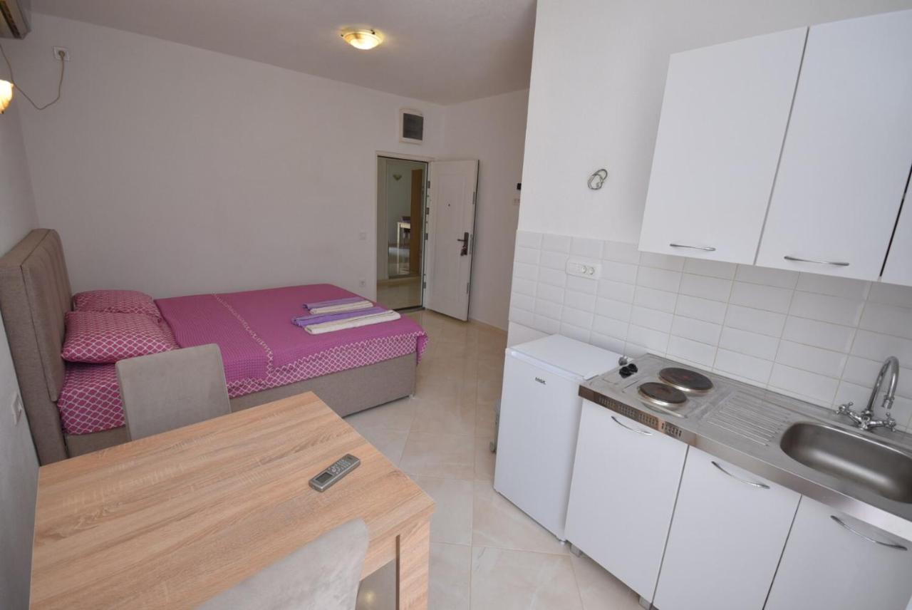Subotic S Apartmani 里桑 外观 照片
