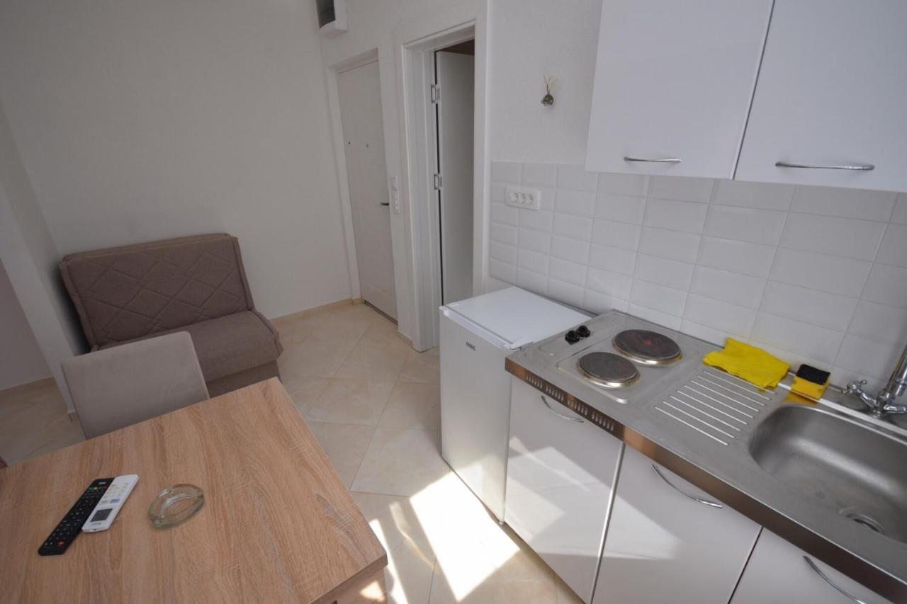Subotic S Apartmani 里桑 外观 照片